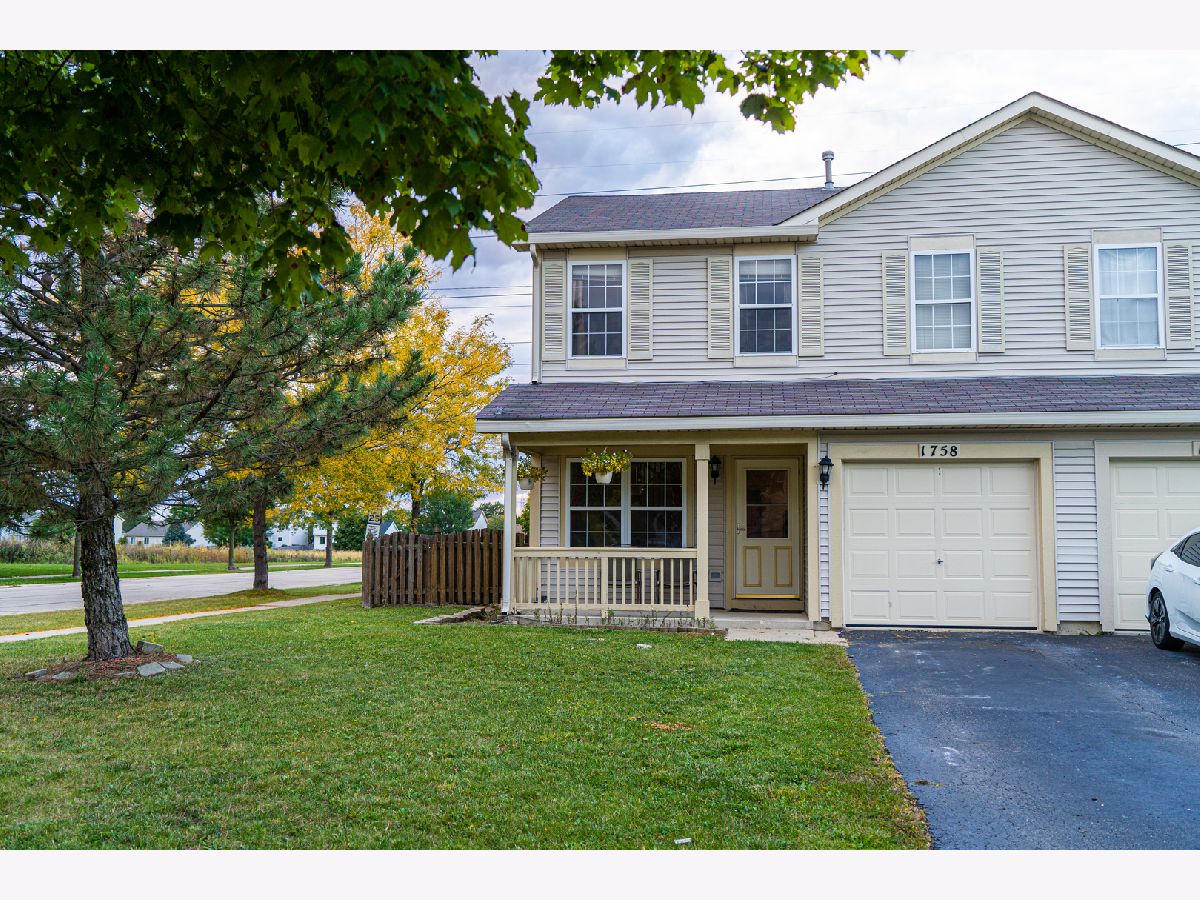 Townhomes & Homes Rented Lakewood Falls Club Romeoville Illinois, 1758 Raleigh