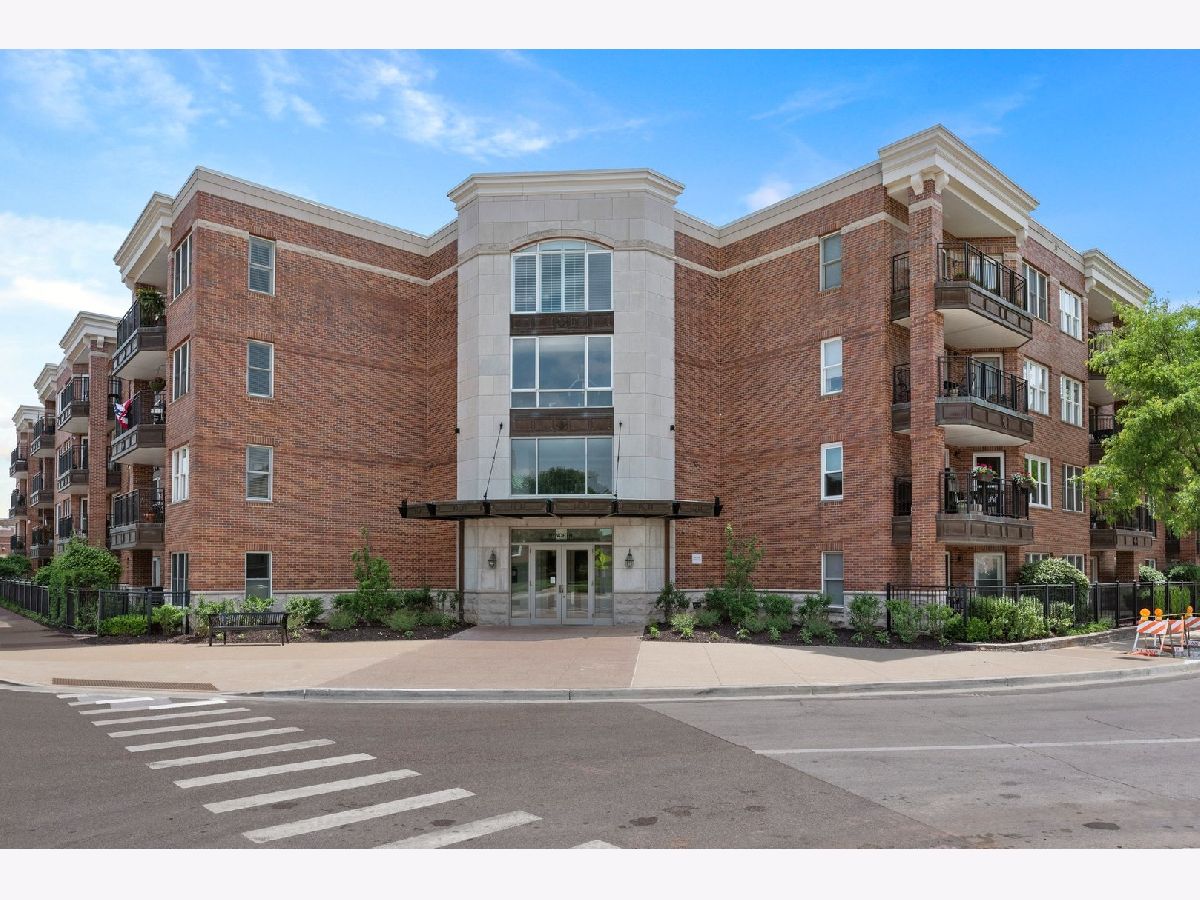 Condominiums & Homes Sold Wheaton Place Wheaton Illinois, 111 Wheaton