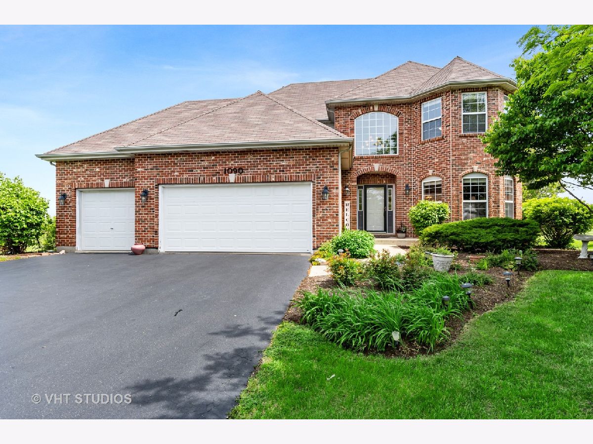 Homes Sold Stonehaven Aurora Illinois, 1090 S Commons