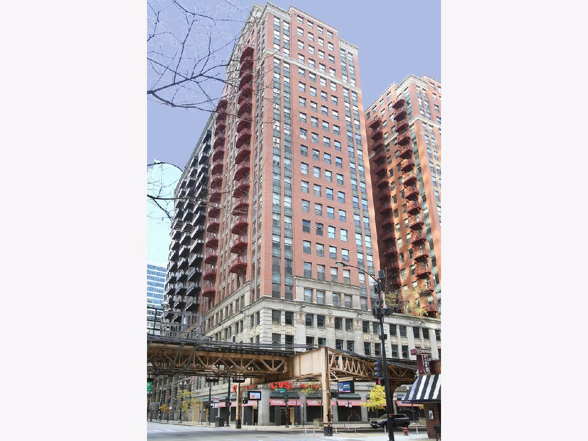 Condominiums Rented Concord At City Center Chicago Illinois, 208 Washington