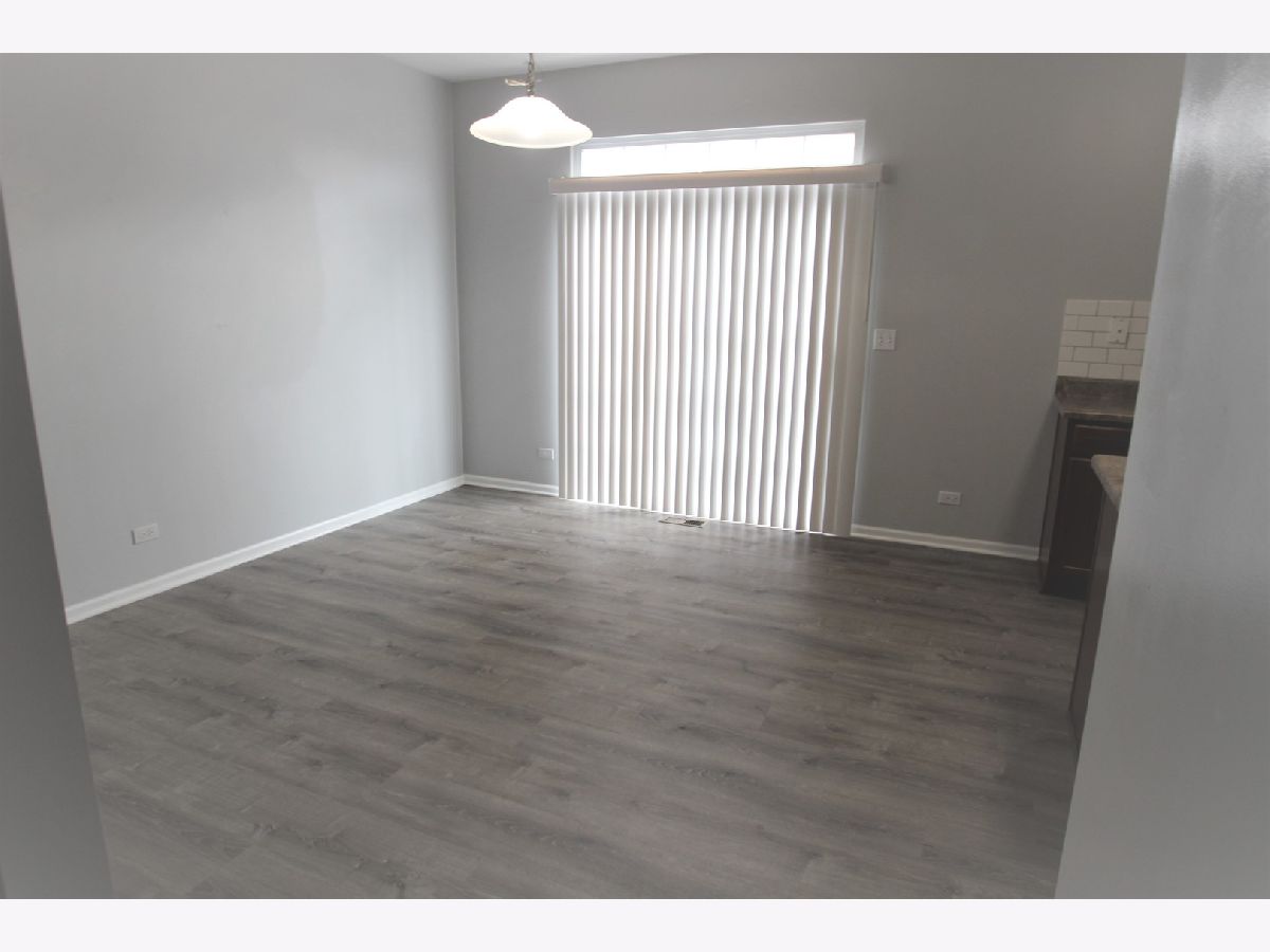 Townhomes & Condos Rented Heron Bay Round Lake Illinois, 1469 Sedgewood