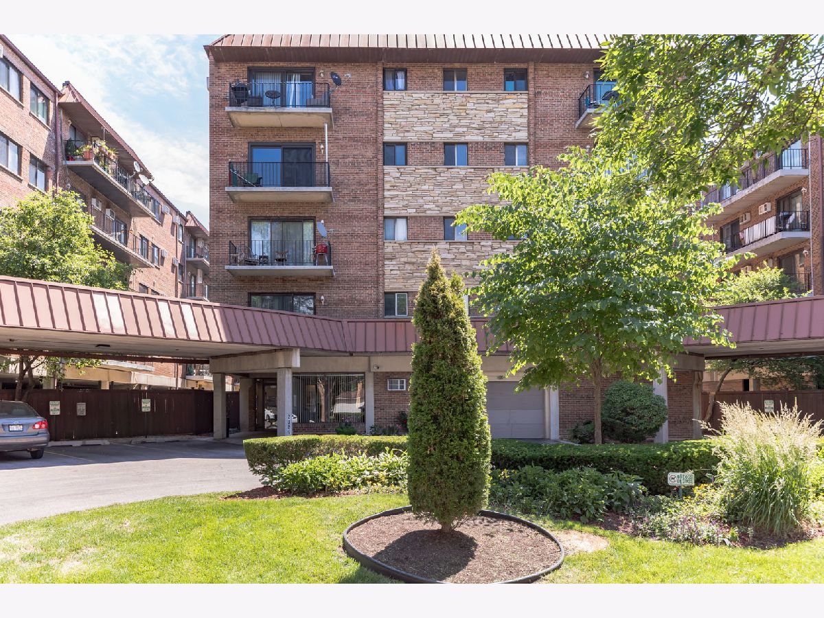 Condominiums & Homes Sold Oakfield West Chicago Illinois, 2325 Neva