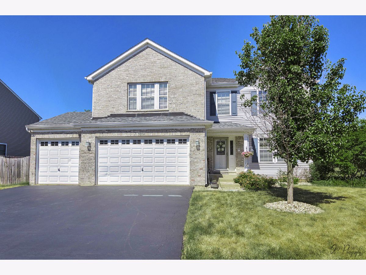 Homes Sold Woods Creek Wonder Lake Illinois, 9403 Creekside