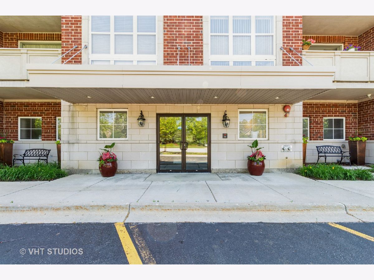 Condominiums Sold The Enclave At Quentin Palatine Illinois, 77 Quentin