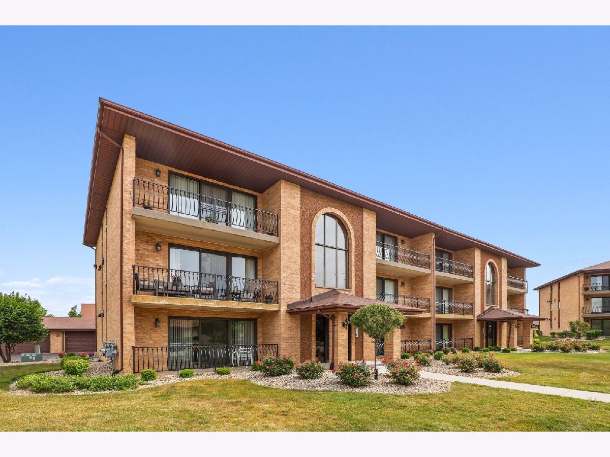 Townhomes & Condos & Homes Sold Eagle Ridge Tinley Park Illinois, 8248 160th