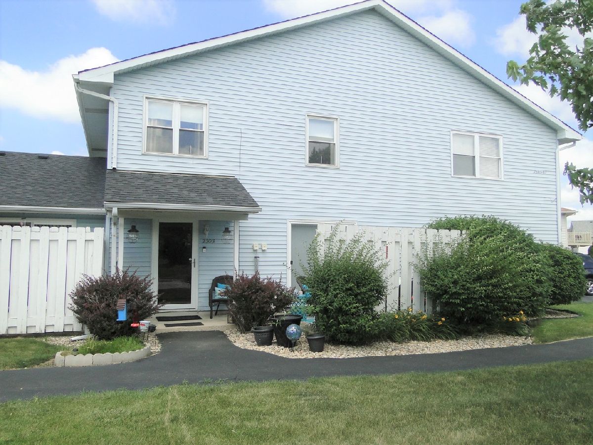Townhomes & Condos & Homes Sold The Village Crest Hill Illinois, 2303 Aster