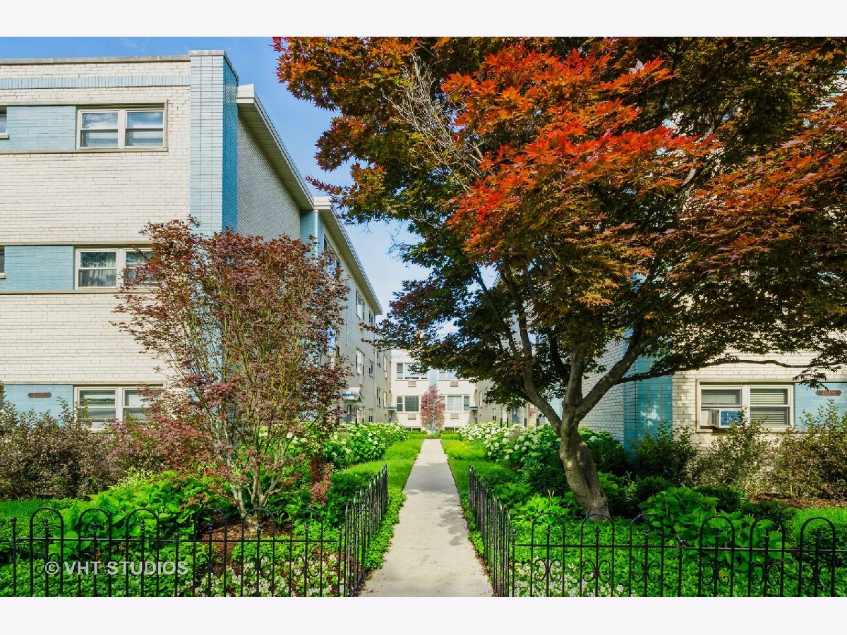 Condos & Townhomes Sold Paulina Terrace Chicago Illinois, 4852 Paulina