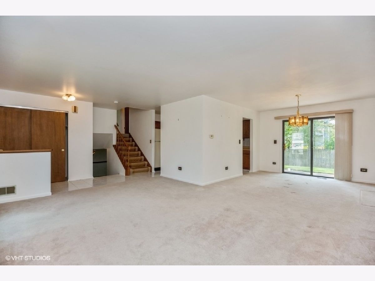 Homes & Condos & Townhomes Sold Kingsport Village Wheeling Illinois, 714 Longtree