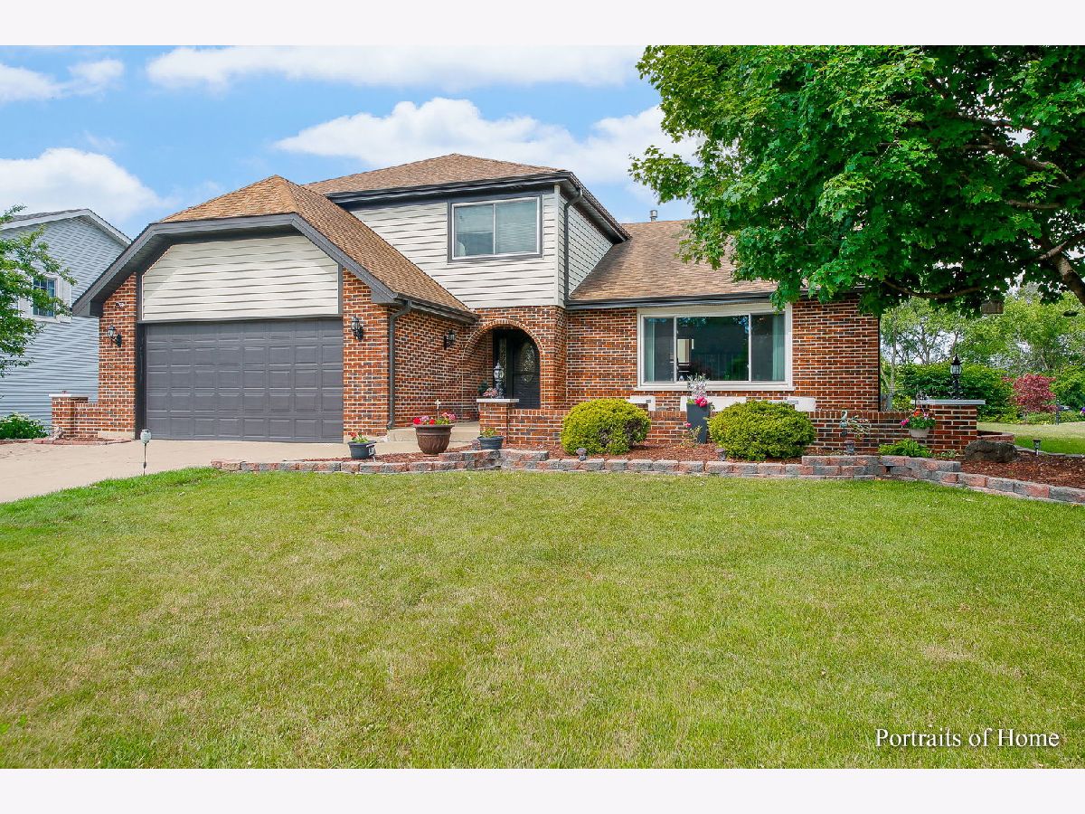 Homes Sold Brookeridge Creek Darien Illinois, 8516 Creekside