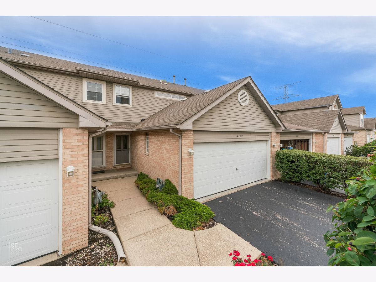 Townhomes & Homes Sold Cimarron Addison Illinois, 2132 Adobe