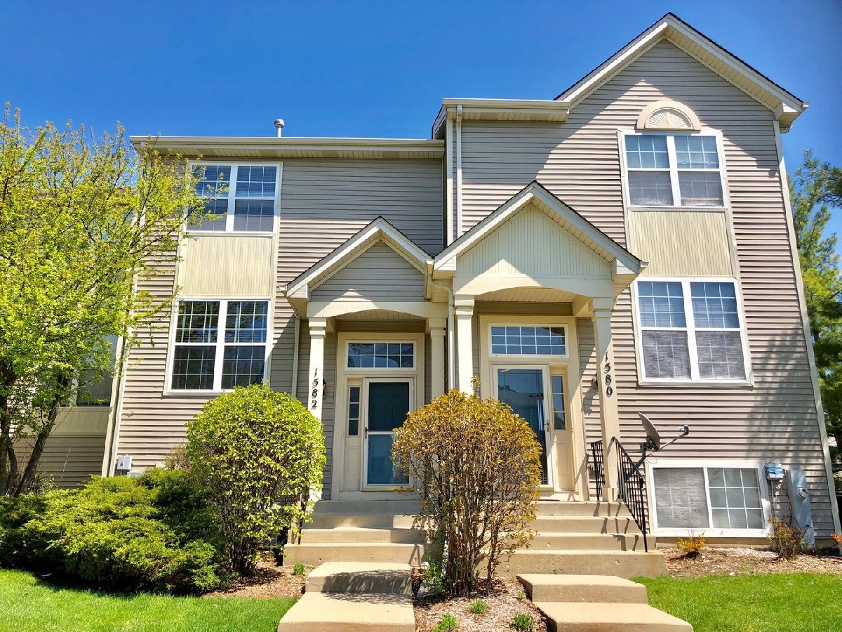 Townhomes & Homes Rented Greystone Gurnee Illinois, 1582 Shire