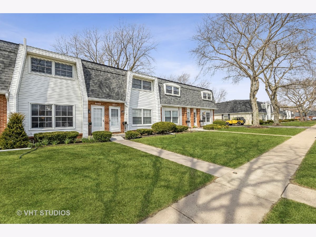 Townhomes Sold Country Club Condos Libertyville Illinois, 855 Country Club