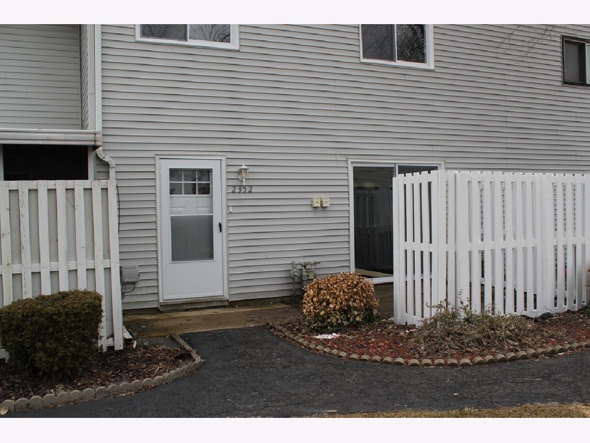Townhomes & Condos & Homes Sold The Village Crest Hill Illinois, 2352 Carnation