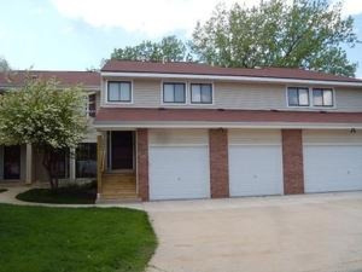 Townhomes & Condos Rented Hidden Lake Village Buffalo Grove Illinois, 108 Wildflower