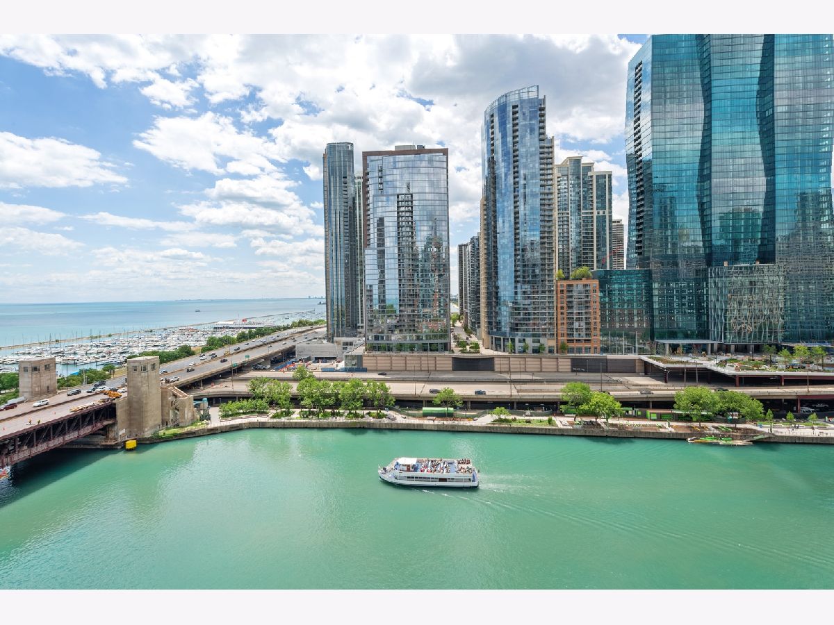 Townhomes & Condos Sold Riverview East Chicago Illinois, 445 North Water