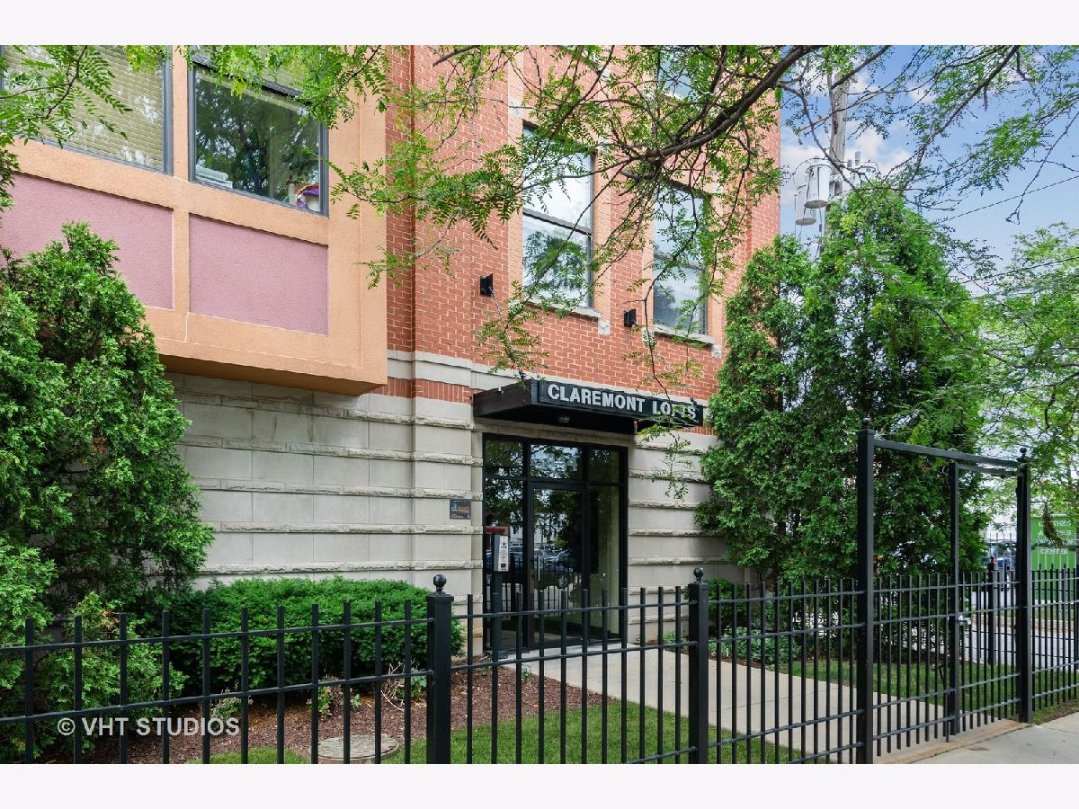 Condominiums Sold Claremont Lofts Chicago Illinois, 3944 Claremont