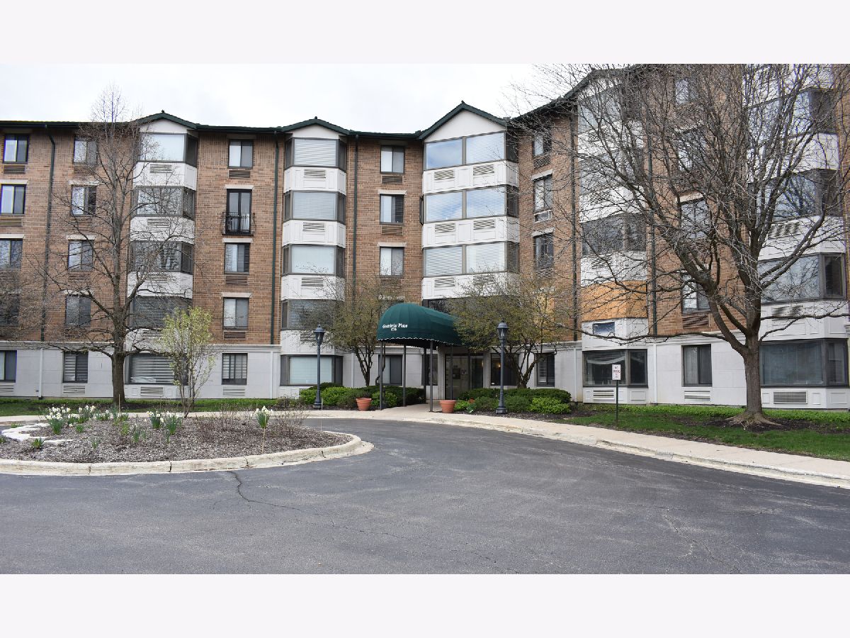Condominiums Sold Greenbriar Place Glen Ellyn Illinois, 470 Fawell