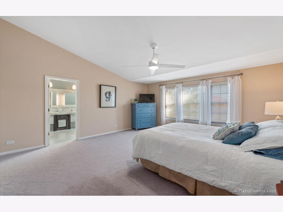 Homes Sold Victoria Woods Fox River Grove Illinois, 9231 Primrose
