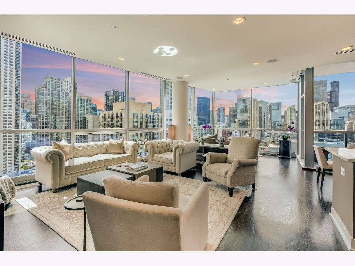 Condominiums Sold Superior 110 Chicago Illinois, 110 Superior