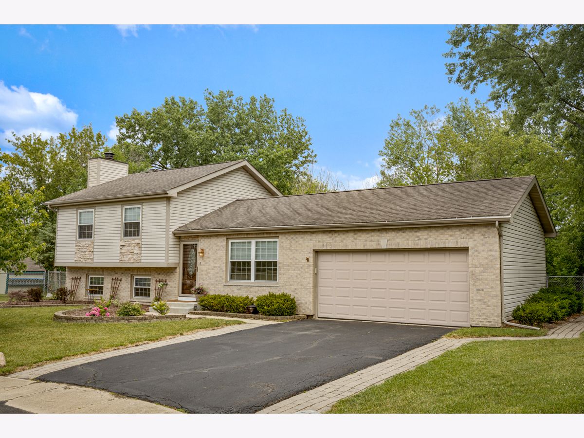 Homes Sold Twin Lakes Bartlett Illinois, 963 Shorewood