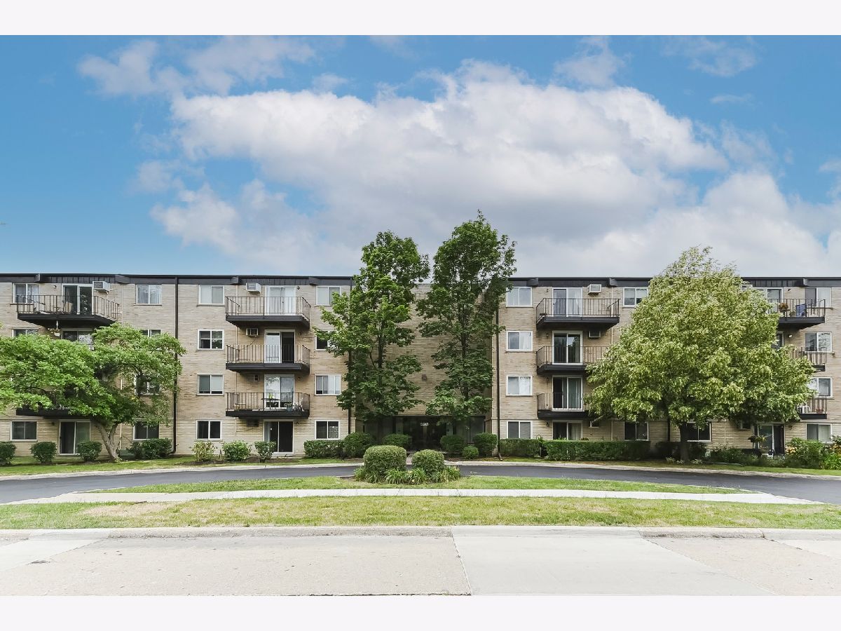 Brandenberry Park Arlington Heights IL, Condominiums For Sale & For
