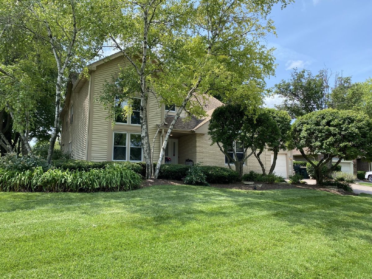 Townhomes & Condos & Homes Sold Lake Arlington Arlington Heights Illinois, 2317 Hunter