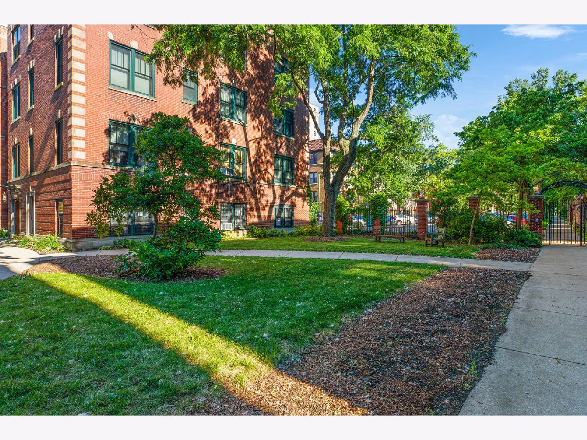 Condominiums & Homes Sold East View Park Chicago Illinois, 5449 East View Park