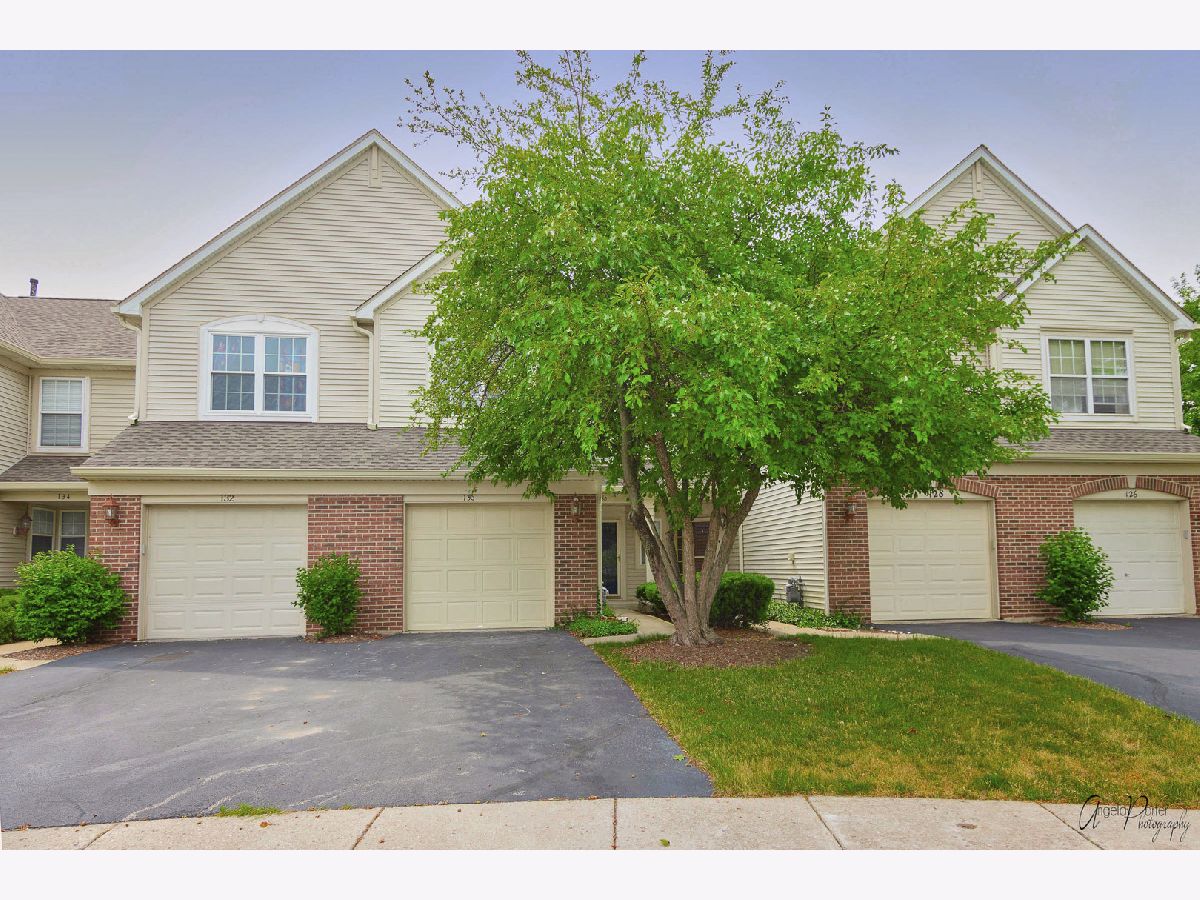 Townhomes & Homes Rented Briargate Grayslake Illinois, 130 Stockton