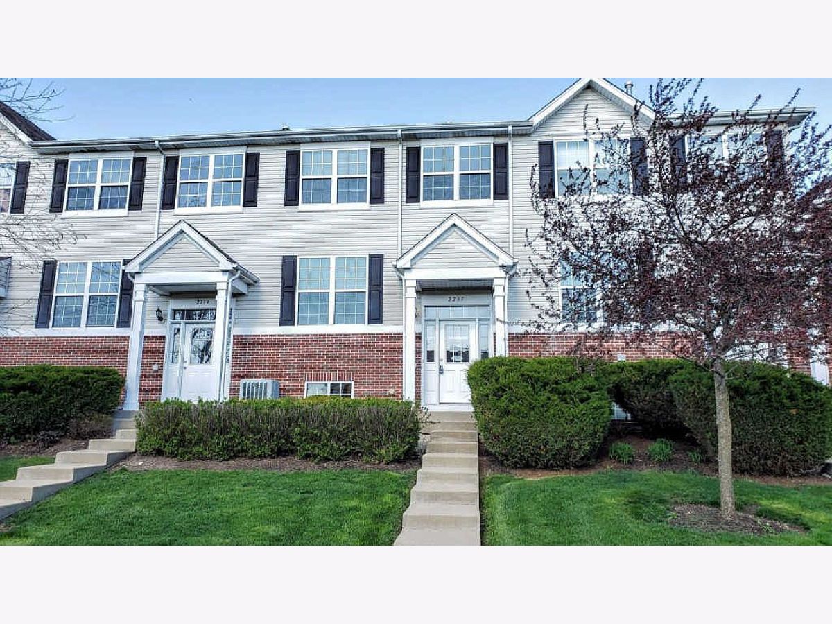 Townhomes Rented Mill Crossing At Grande Reserve Yorkville Illinois, 2239 Beresford