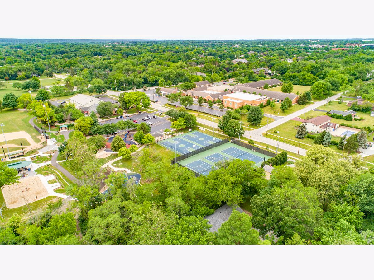 Townhomes & Homes Sold Indian Woods Indian Head Park Illinois, 11156 Indian Woods