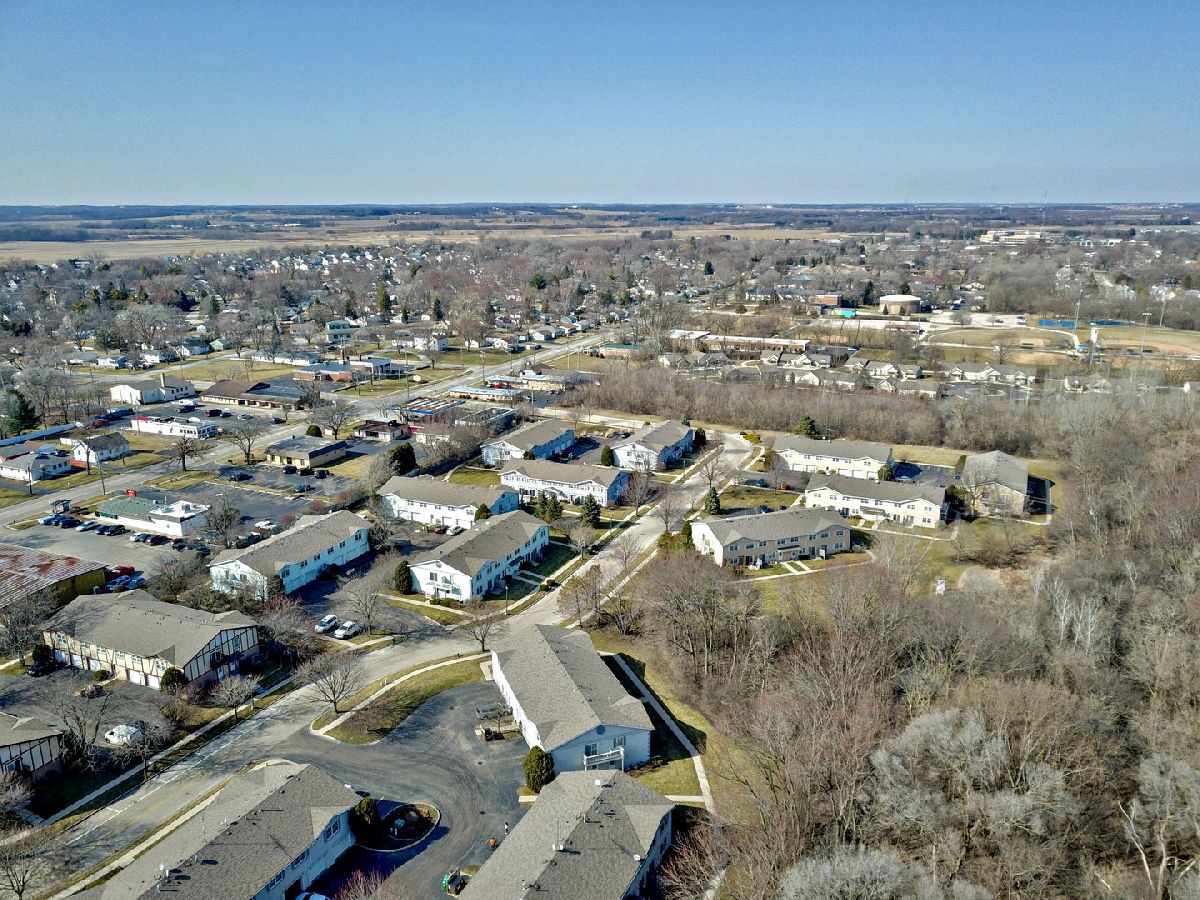 Condos & Townhomes & Homes Sold Greenwood Place Woodstock Illinois, 1129 Greenwood