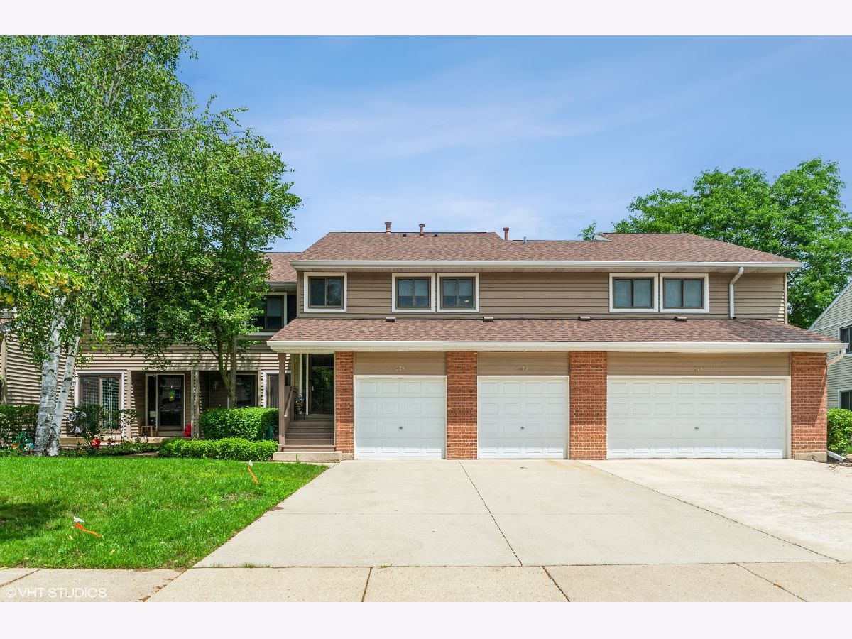 Townhomes & Condos & Homes Sold Hidden Lake Buffalo Grove Illinois, 926 Hidden Lake