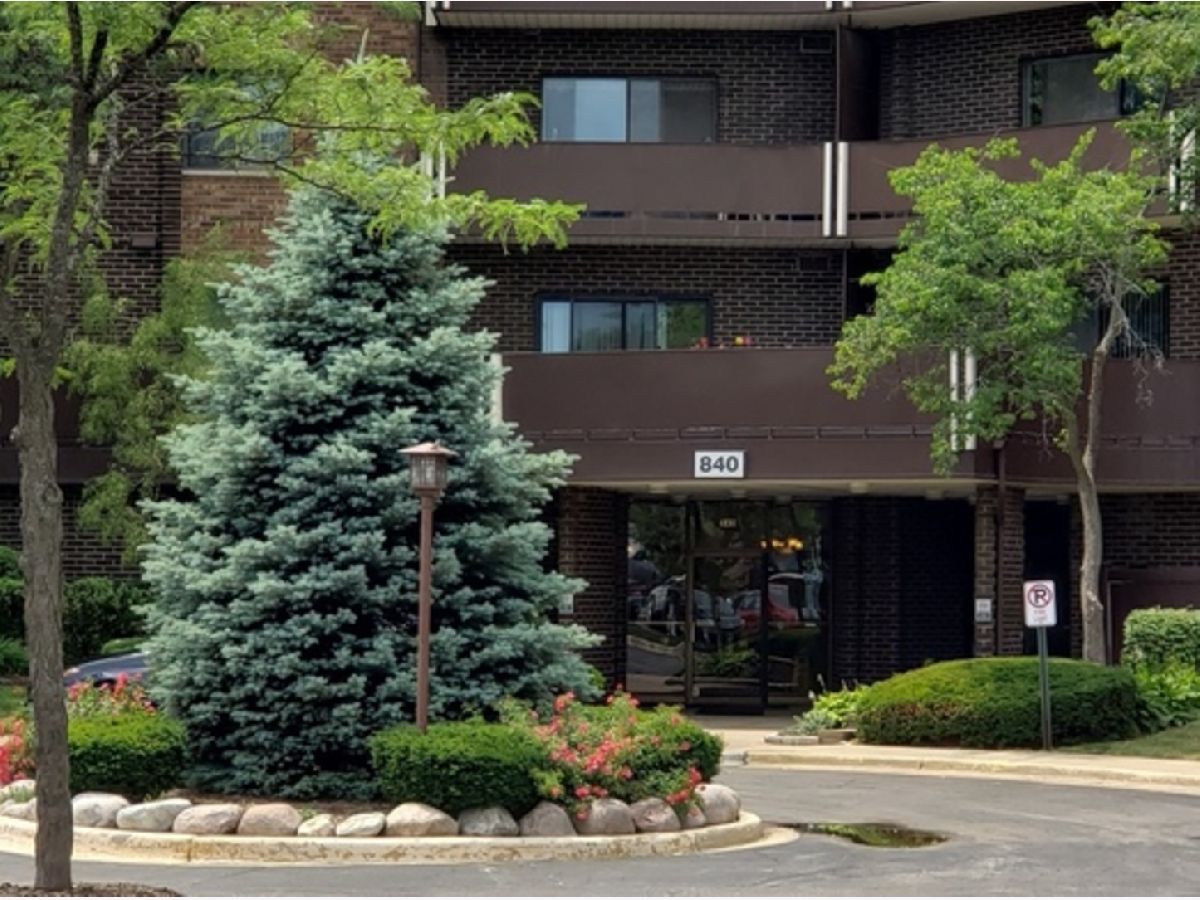 840 Wellington Avenue, Elk Grove Village, Illinois 60007 MLS 11137769