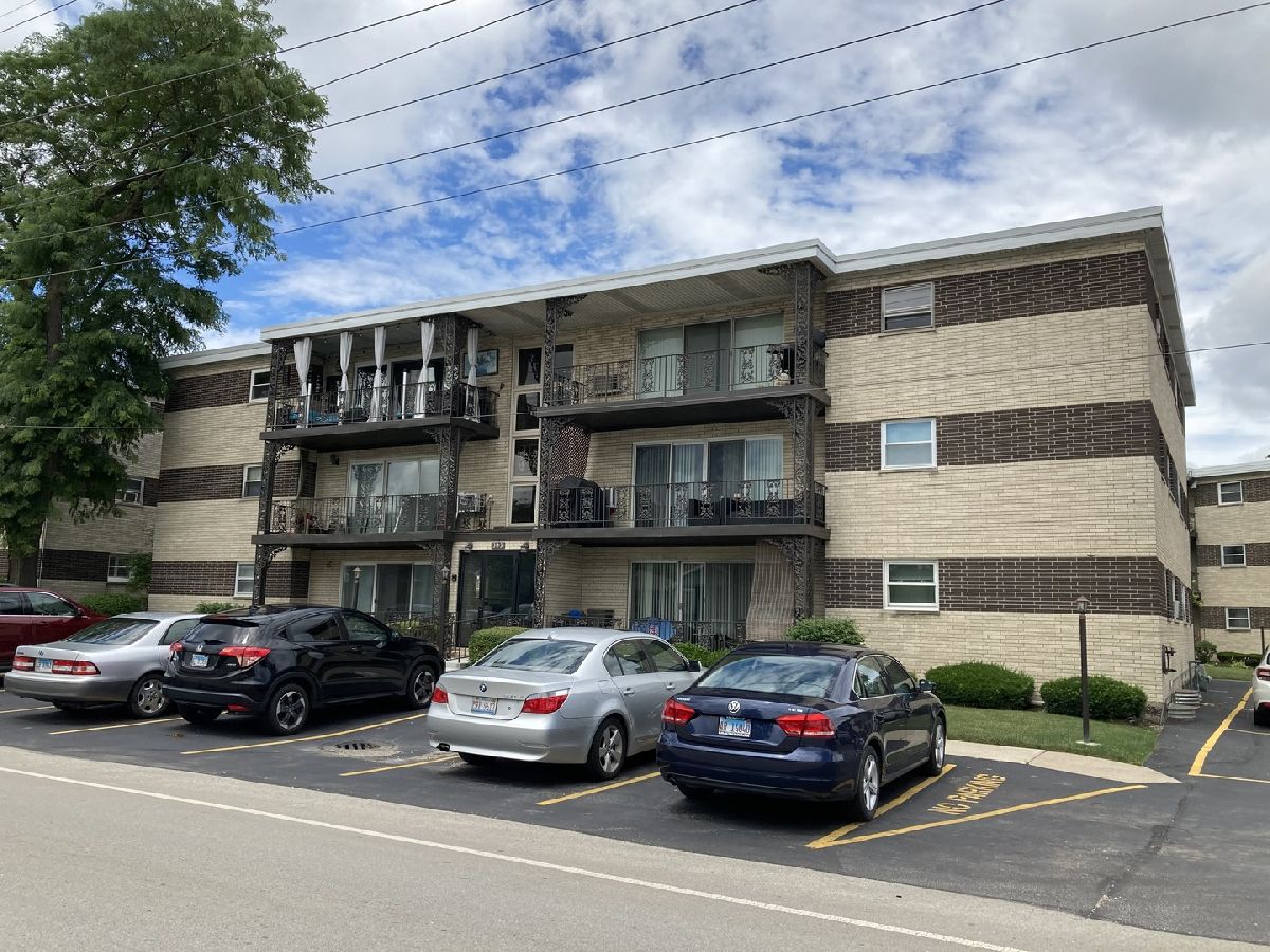 Condominiums Rented Villa Venice La Grange Illinois, 303 Plainfield