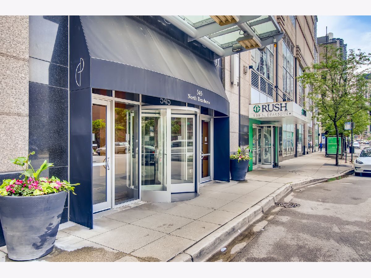 Condominiums Sold Grand Plaza Chicago Illinois, 545 Dearborn