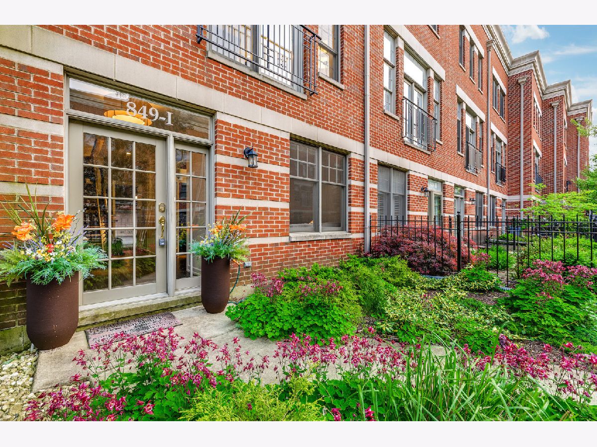 Condos & Townhomes Sold St. John's Park Chicago Illinois, 849 May