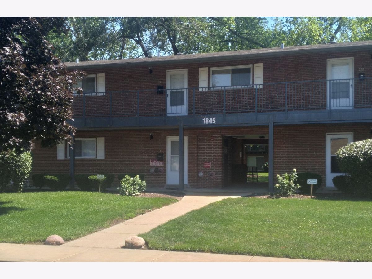 Condominiums Sold Dover Park Mount Prospect Illinois, 1845 Whitechapel