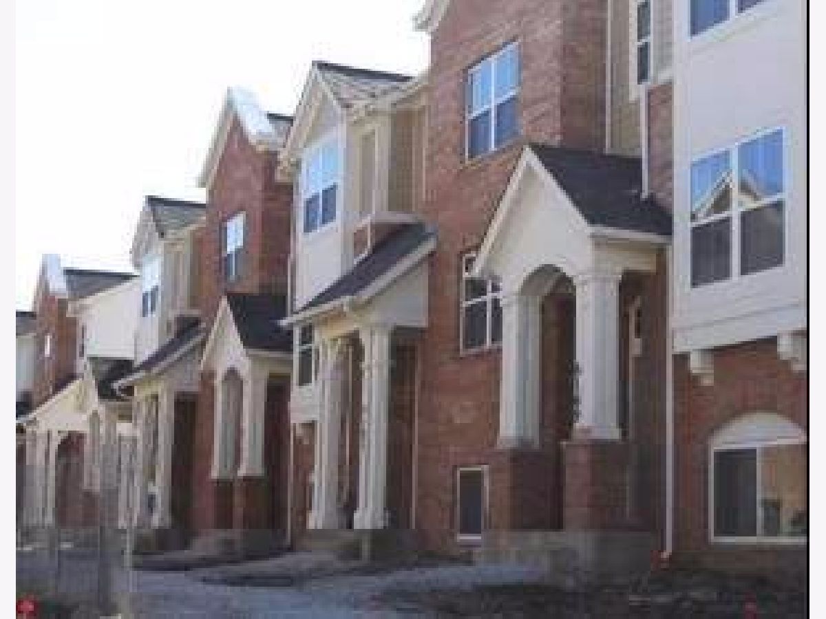 Townhomes & Condos Rented Trafalgar Square Morton Grove Illinois, 6163 Mayfair