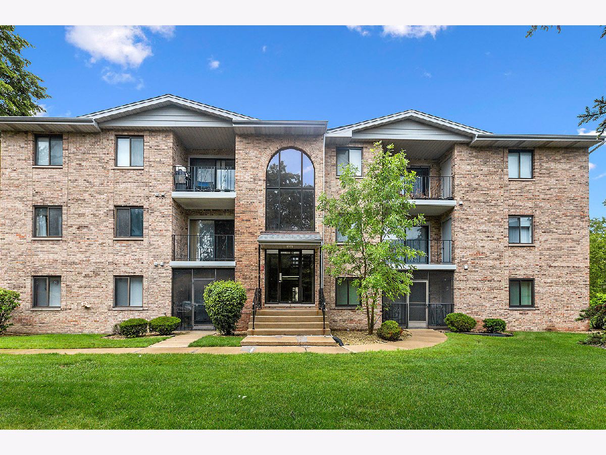 Condominiums Sold Evergreen Crestwood Illinois, 13308 Circle Drive