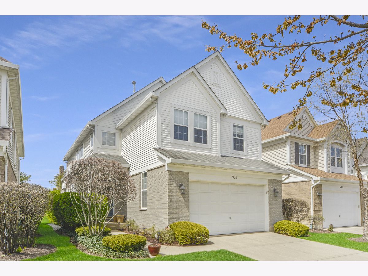 Homes & Townhomes Sold Avondale Westchester Illinois, 2428 Sweetbriar