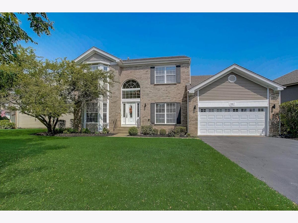 Homes Sold Victoria Woods Fox River Grove Illinois, 1131 Victoria
