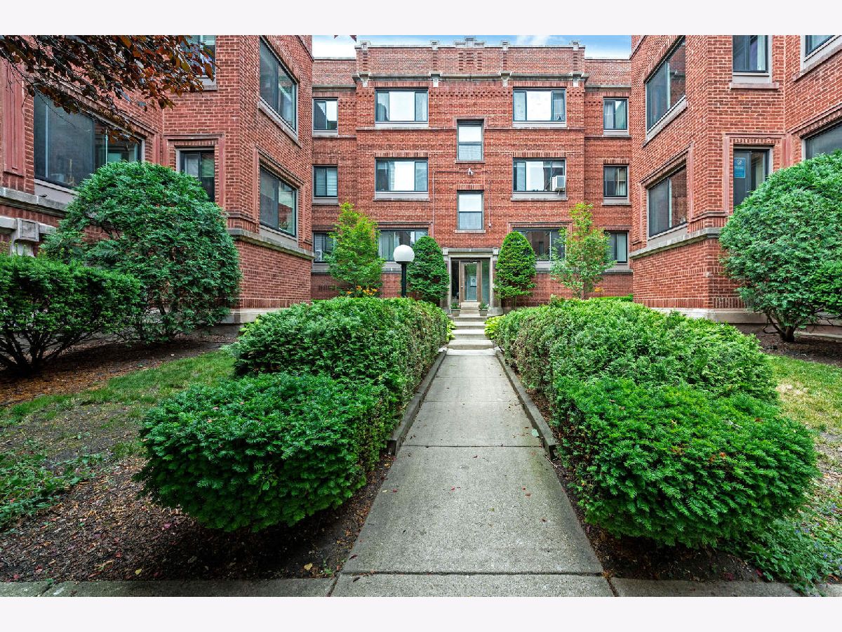 Condominiums Sold Sunnyside Place Condominiums Chicago Illinois, 912 Sunnyside