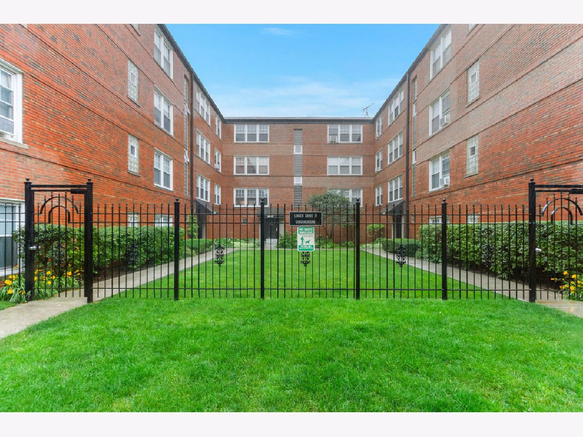 Condominiums Sold Linden Grove Chicago Illinois, 2427 Farragut
