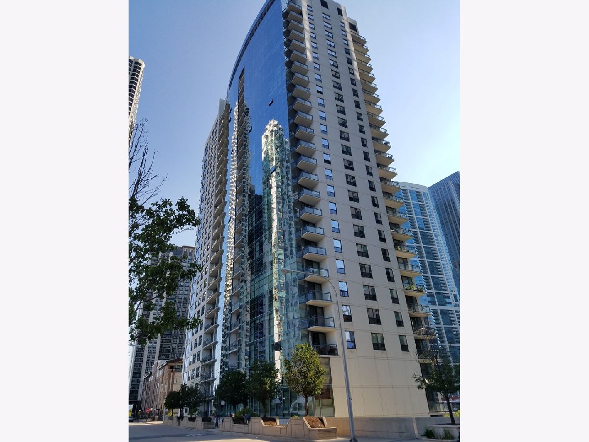 Condos & Townhomes Rented Lancaster Chicago Illinois, 201 Westshore