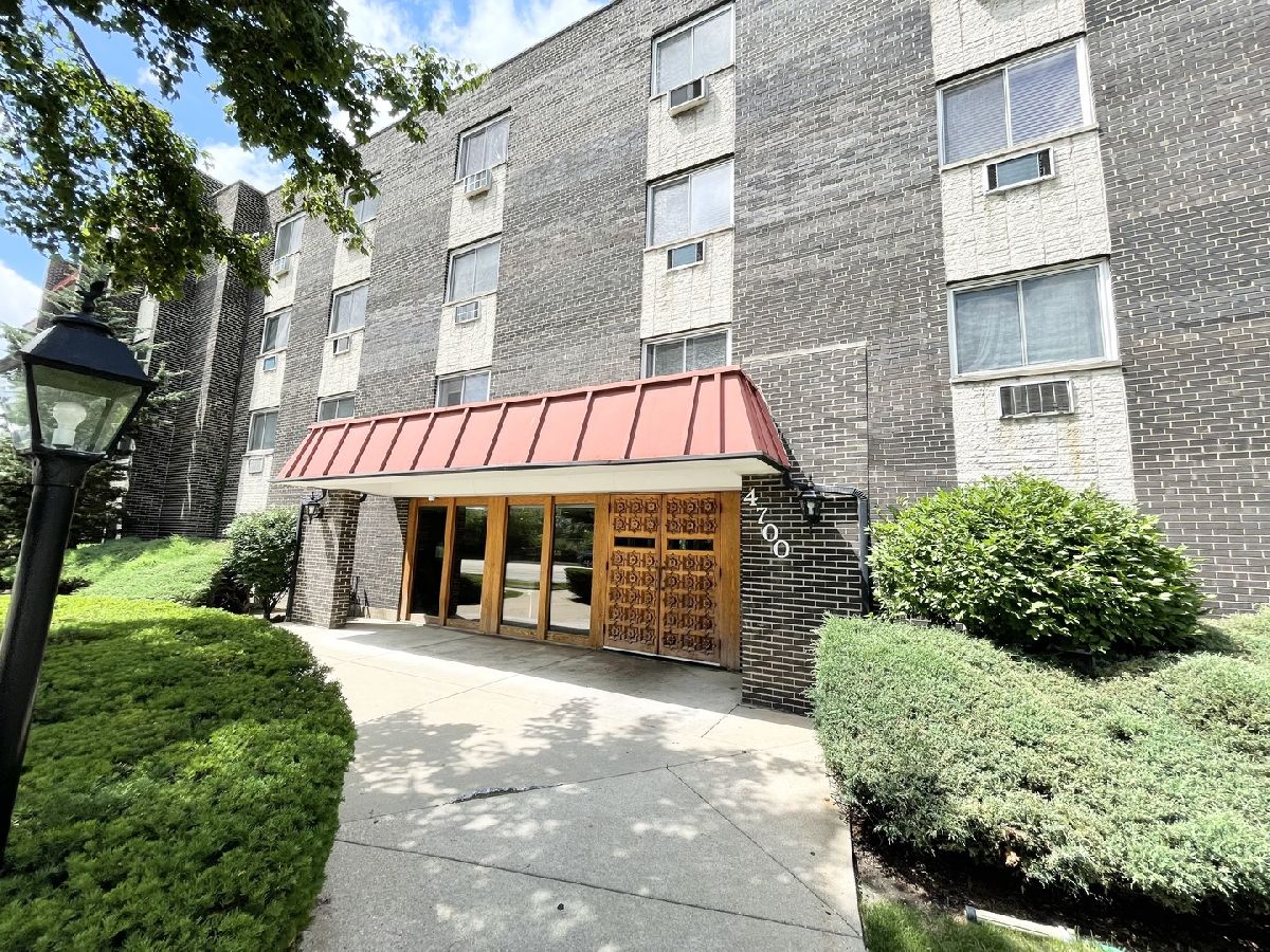 Condominiums Sold Old Orchard West Skokie Illinois, 4700 Old Orchard