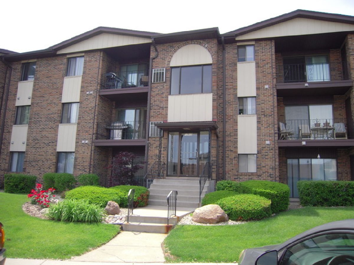 Condominiums Sold Applegate Crestwood Illinois, 13933 Laramie