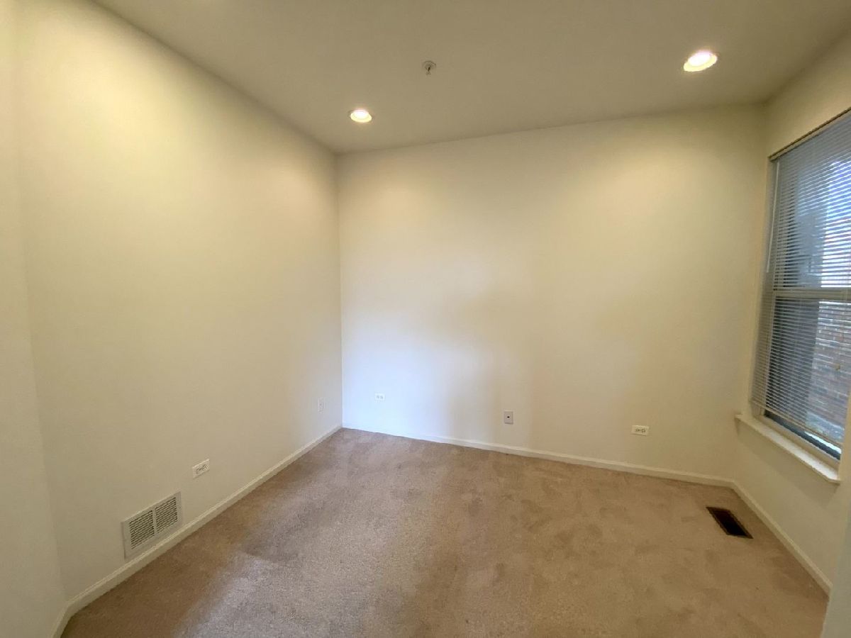 Townhomes Rented Buckingham Pointe Des Plaines Illinois, 1690 Buckingham