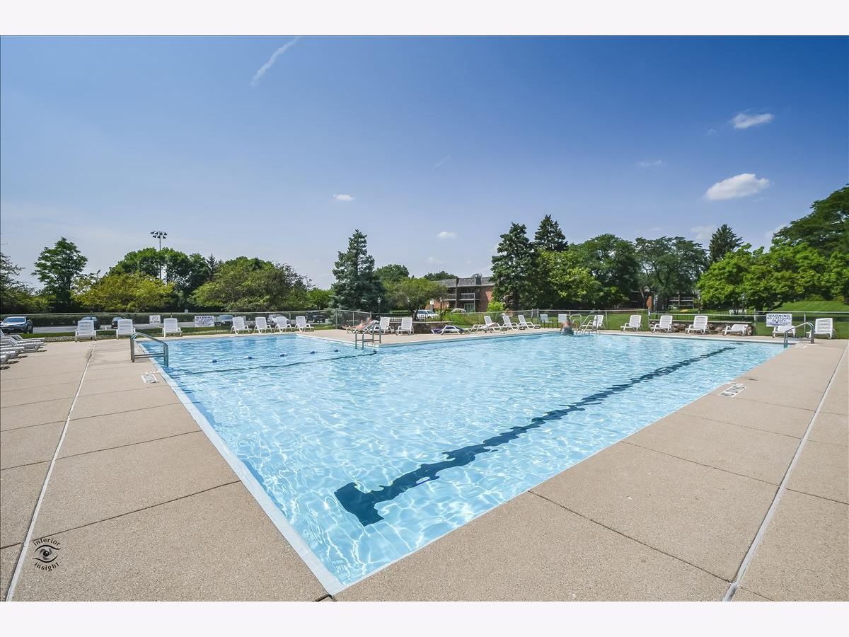 Condominiums Sold Westbrook Downers Grove Illinois, 3913 Saratoga