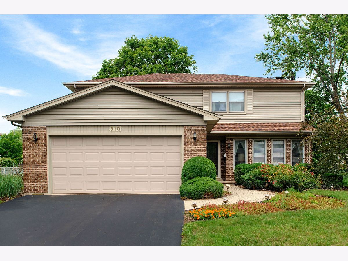 Homes Sold Spinnaker Cove Palatine Illinois, 910 Williams