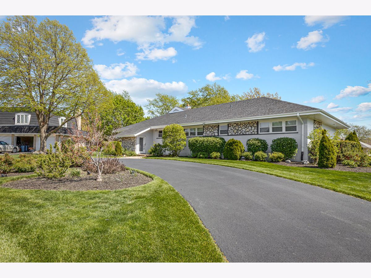 Homes Sold Chateau Loire Oak Brook Illinois, 2S635 Avenue Vendome